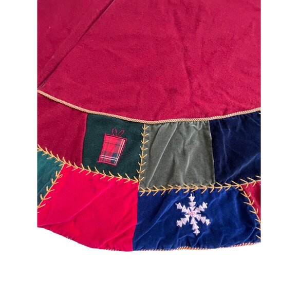 Vintage Patchwork Christmas Tree Skirt With Needlepoint, Applique & Embroidered - Picture 9 of 13